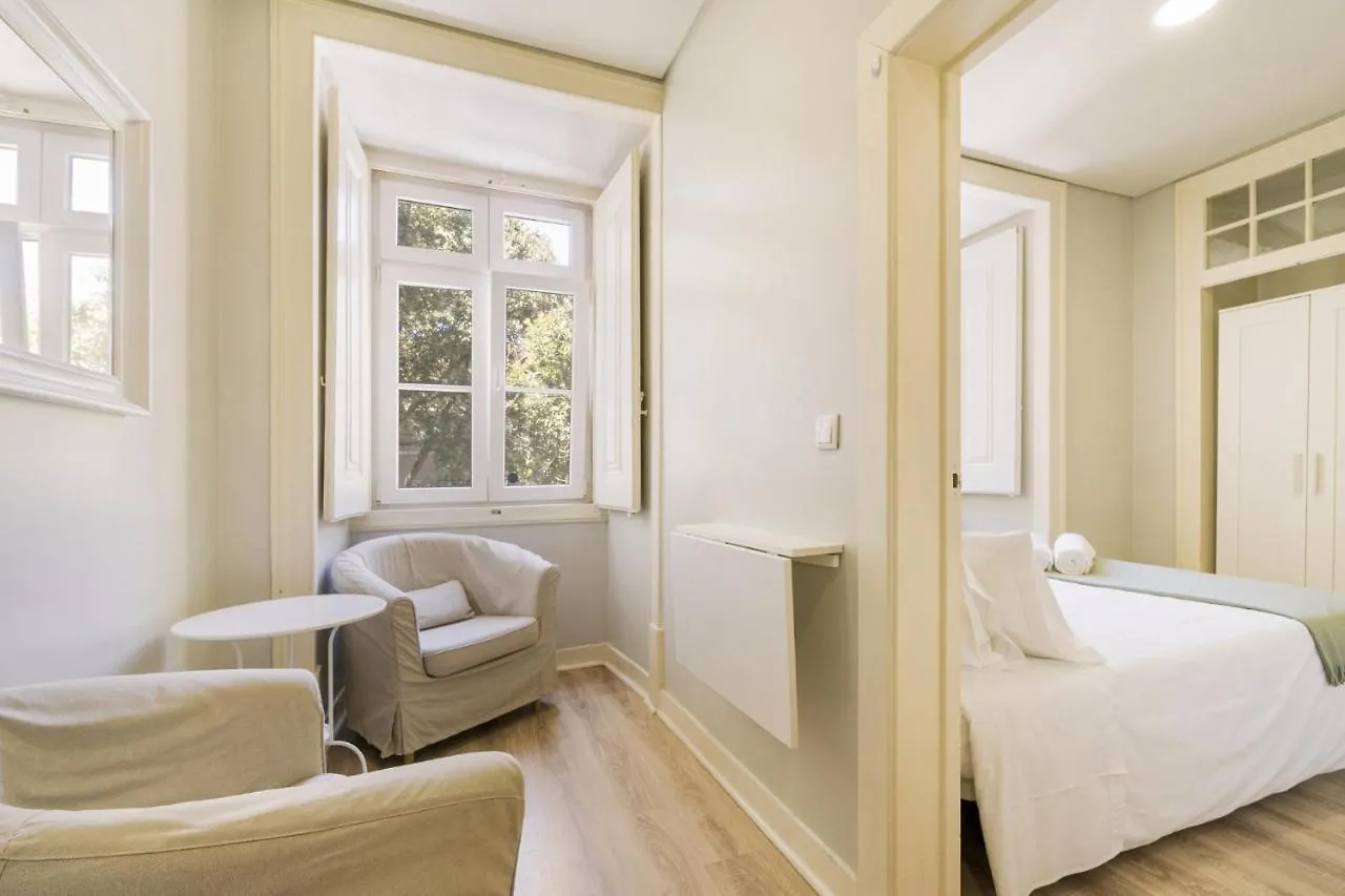 Metropolitan Living Lisbon - Janelas Verdes Appartement