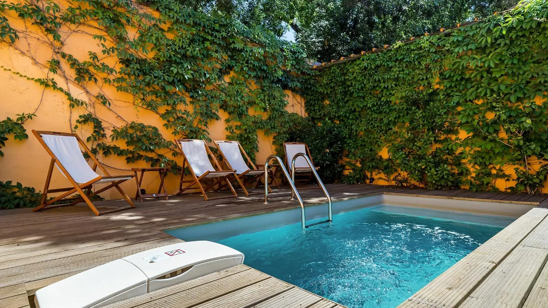 Metropolitan Living Lisbon - Janelas Verdes Appartement