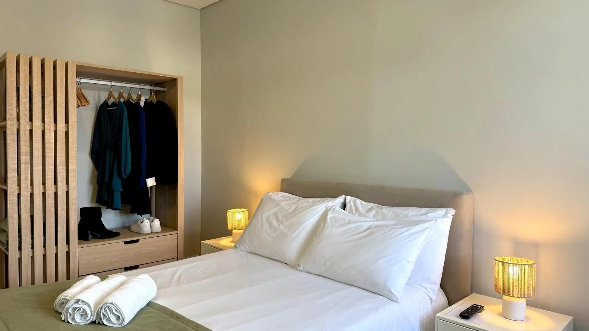 Metropolitan Living Lisbon - Janelas Verdes 아파트