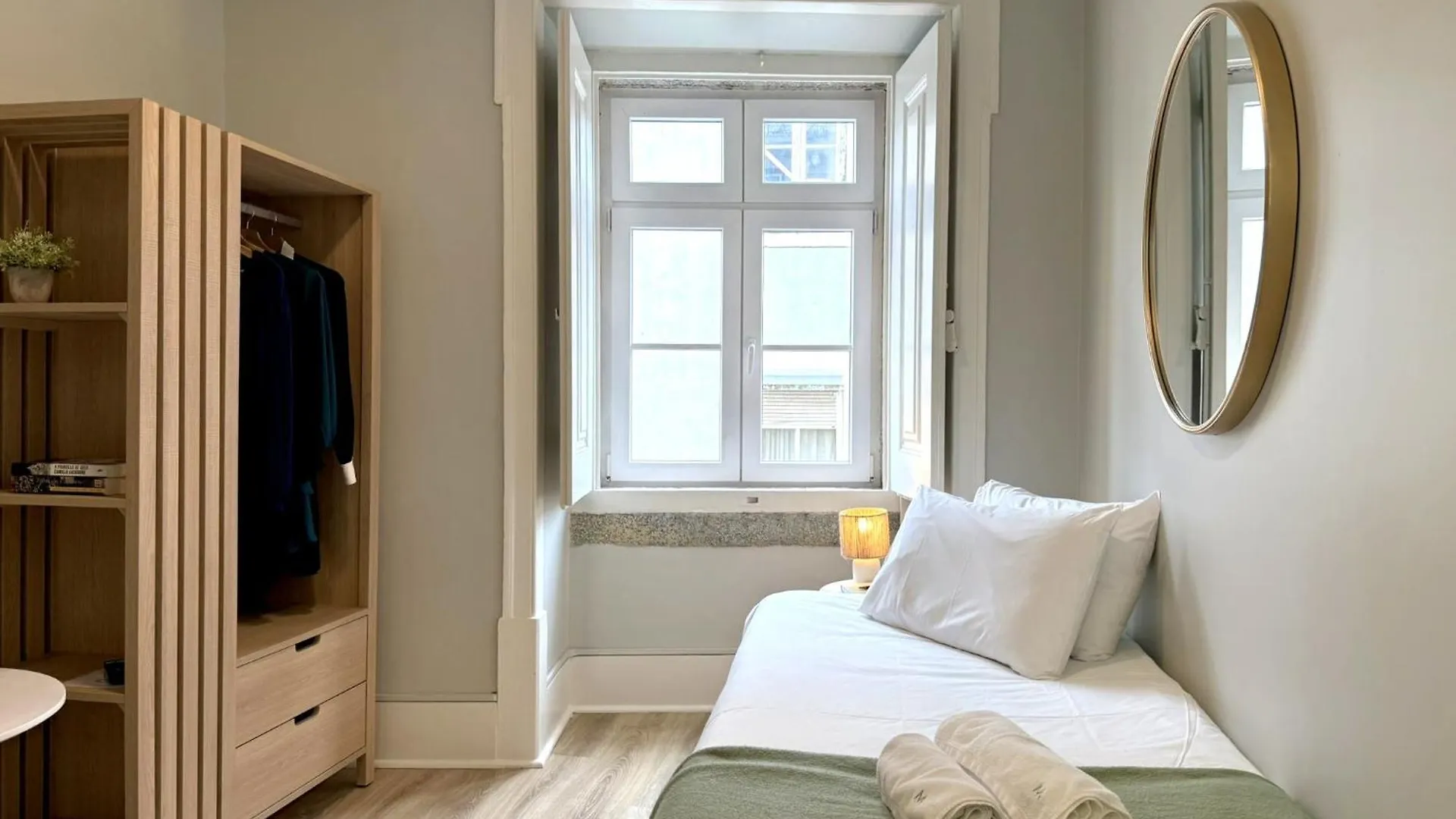 Metropolitan Living Lisbon - Janelas Verdes 아파트